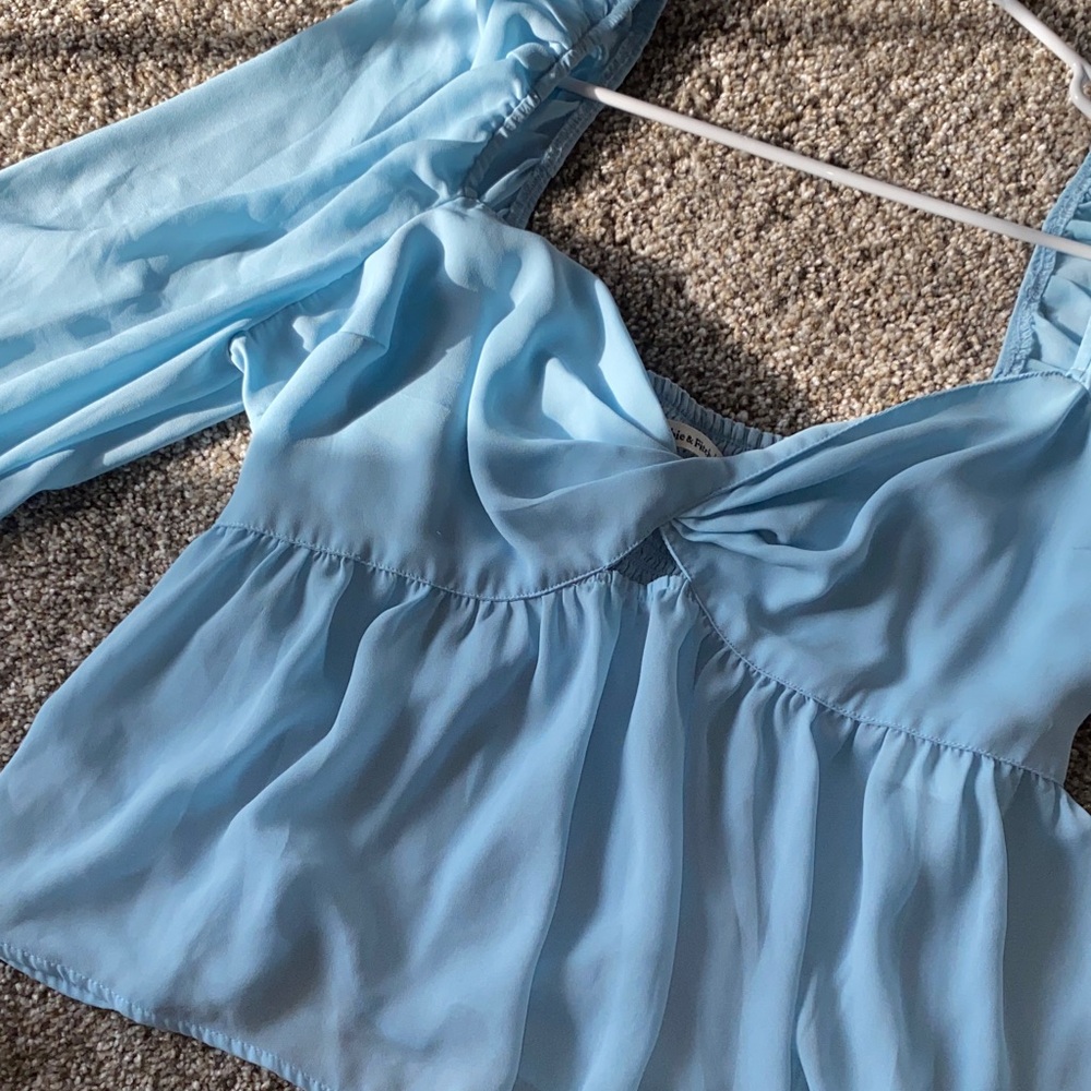 💜 2/$25 Abercrombie & Fitch Light Blue Women's Blouse - Picture 3 of 3
